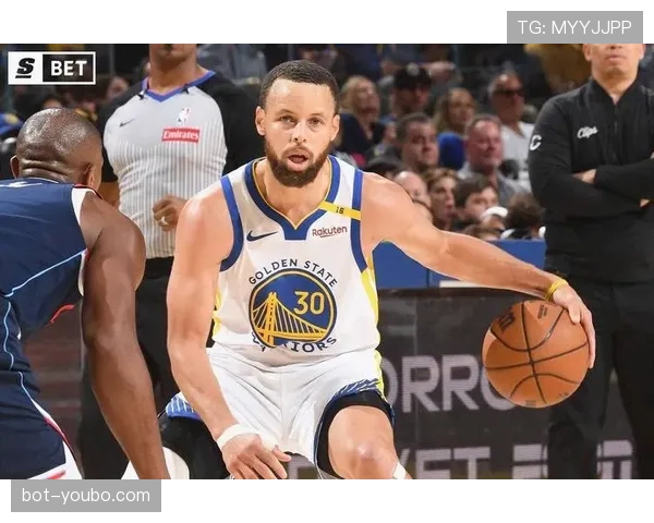 霍勒迪突破篮下效率提升明显，关键时刻得分对比库里更稳定